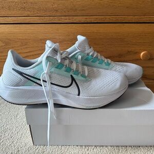 Nike White and Aqua Athletic Sneakers